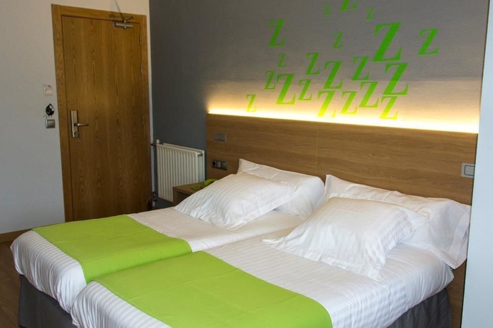 Imagen de la habitación del Hotel Bypillow Erba. Foto 7