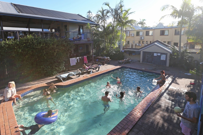 Imagen de la piscina del Hotel Byron Bay Yha Hostel Accomodation. Foto 16