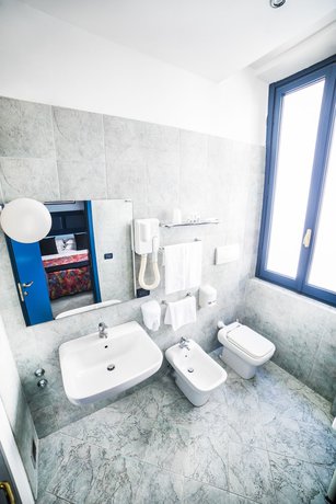 Imagen de la habitación del Hotel Byron, Gallo. Foto 7