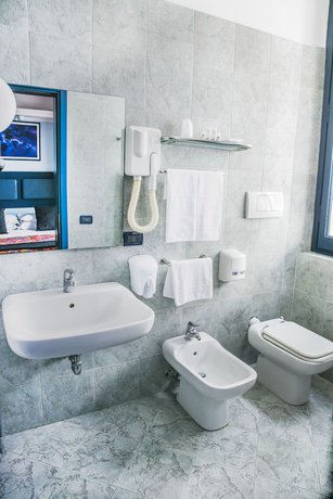 Imagen de la habitación del Hotel Byron, Gallo. Foto 13