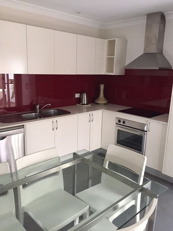 Imagen de la habitación del Hotel Byron Lakeside Holiday Apartments. Foto 17