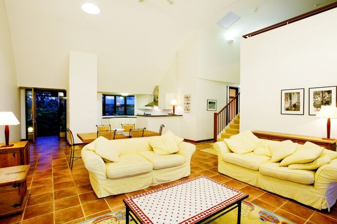 Imagen del bar/restaurante del Hotel Byron Links Apartments. Foto 16