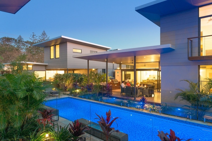 Imagen de la piscina del Hotel Byron Luxury Beach Houses. Foto 13