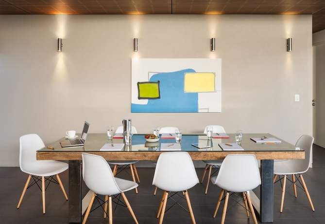 Imagen del bar/restaurante del Hotel Byron Luxury Beach Houses. Foto 4