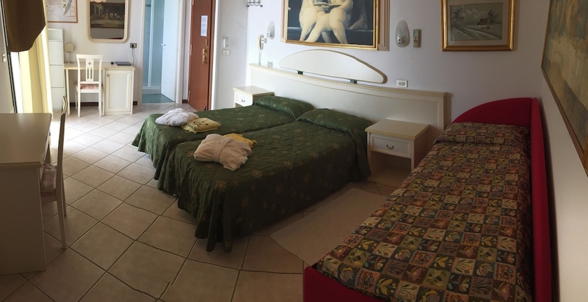 Imagen de la habitación del Hotel Byron, Milano Marittima. Foto 4