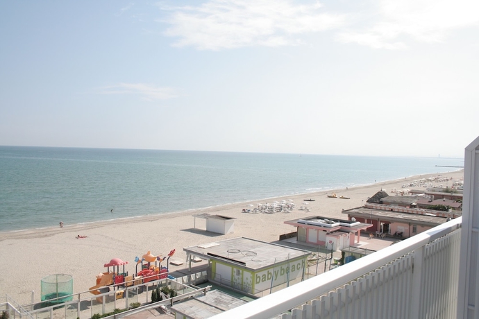 Imagen general del Hotel Byron, Milano Marittima. Foto 1