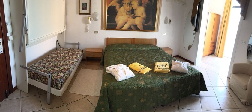 Imagen de la habitación del Hotel Byron, Milano Marittima. Foto 12