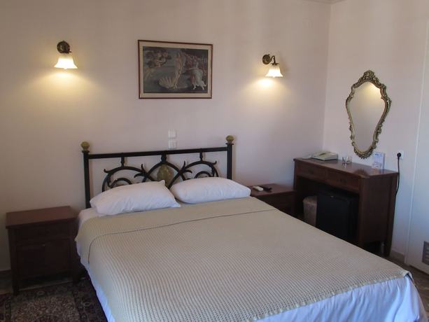 Imagen de la habitación del Hotel Byron, Nauplia. Foto 2