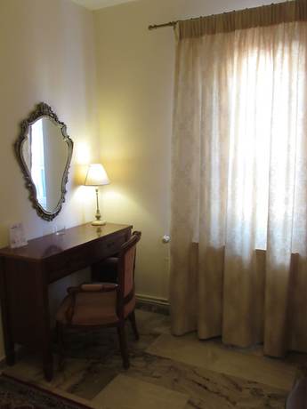Imagen de la habitación del Hotel Byron, Nauplia. Foto 5