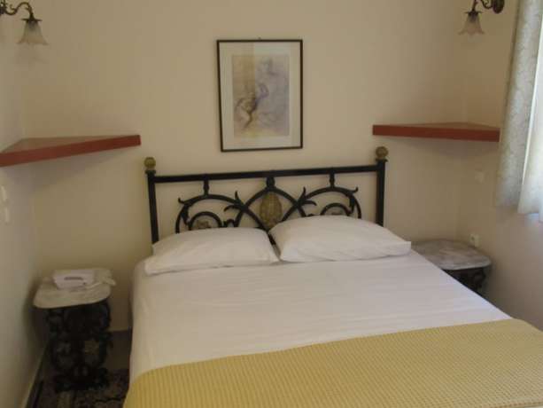 Imagen de la habitación del Hotel Byron, Nauplia. Foto 6