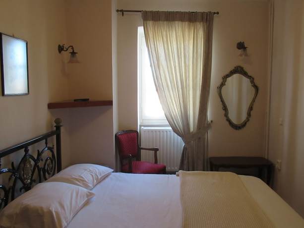 Imagen de la habitación del Hotel Byron, Nauplia. Foto 9