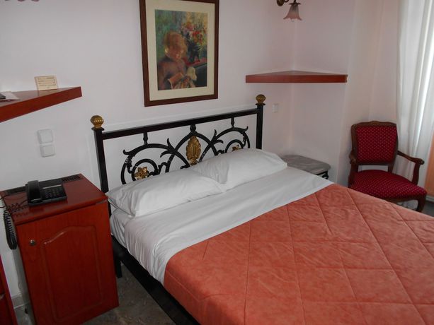 Imagen de la habitación del Hotel Byron, Nauplia. Foto 17