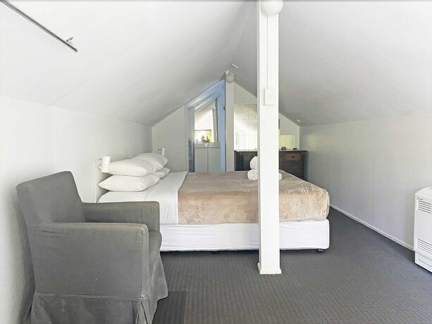 Imagen de la habitación del Hotel Byron Springs. Foto 20
