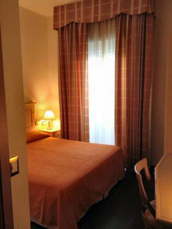 Imagen de la habitación del Hotel Byron, Viserba. Foto 11