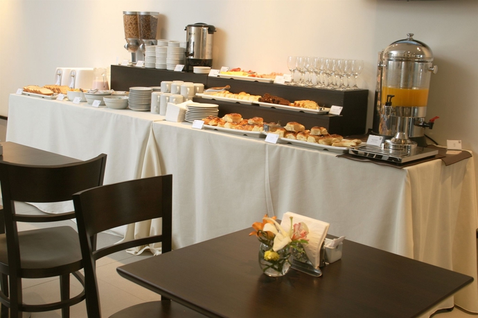 Imagen del bar/restaurante del Hotel Bys Palermo. Foto 3