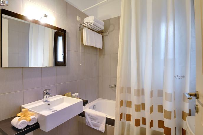 Imagen de la habitación del Hotel Byzantinon. Foto 10
