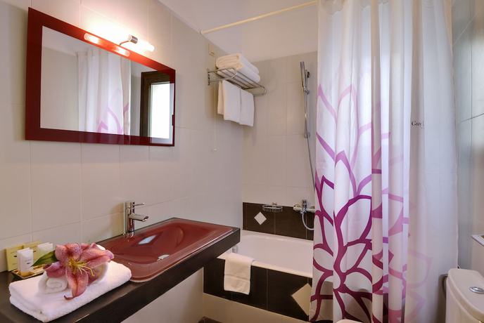 Imagen de la habitación del Hotel Byzantinon. Foto 16