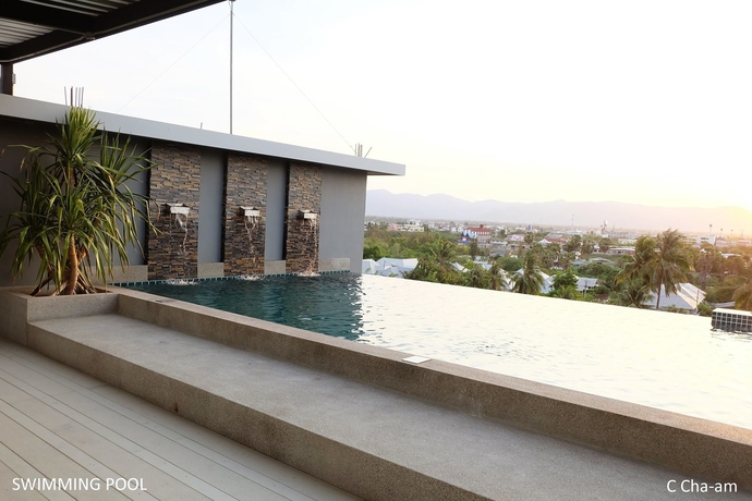 Imagen de la piscina del Hotel C Cha-am. Foto 17