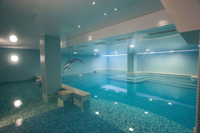 Imagen de la piscina del Hotel C Comfort and Wellness. Foto 19