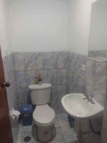 Imagen general del Hotel C. Deán Valdivia 120. Foto 1