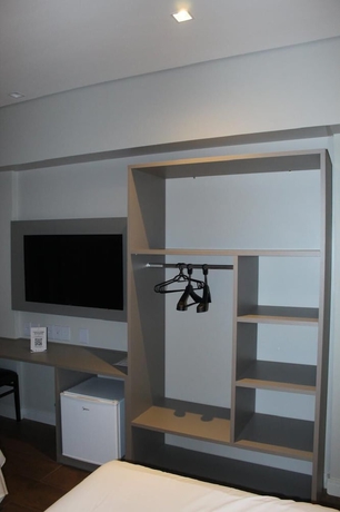 Imagen de la habitación del Hotel C Jaguari&uacute;na. Foto 9