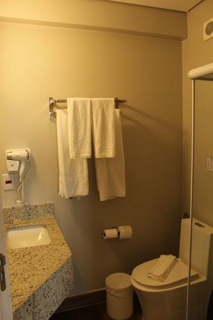 Imagen de la habitación del Hotel C Jaguari&uacute;na. Foto 11