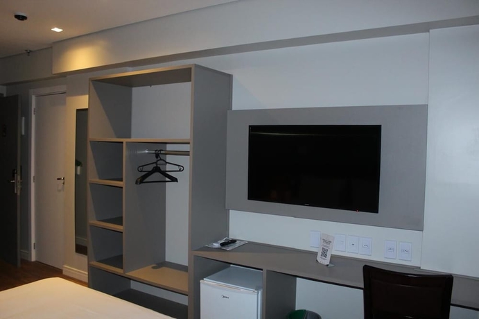 Imagen de la habitación del Hotel C Jaguari&uacute;na. Foto 14