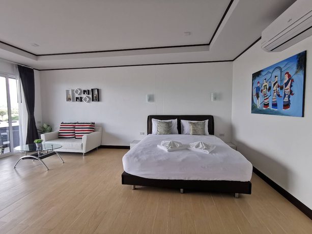 Imagen de la habitación del Hotel C View. Foto 6