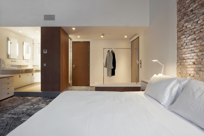 Imagen de la habitación del Hotel C2. Foto 5