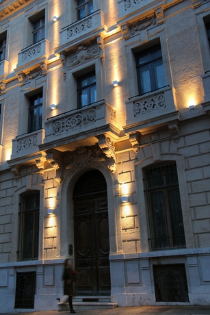 Imagen de los exteriores del Hotel C2. Foto 9