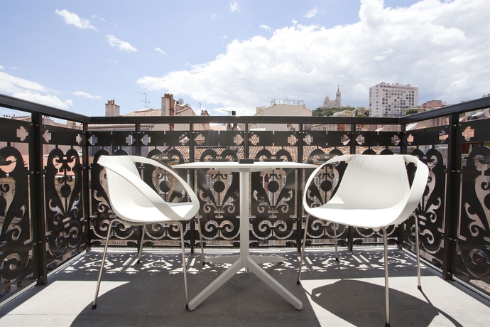 Imagen de la habitación del Hotel C2. Foto 8