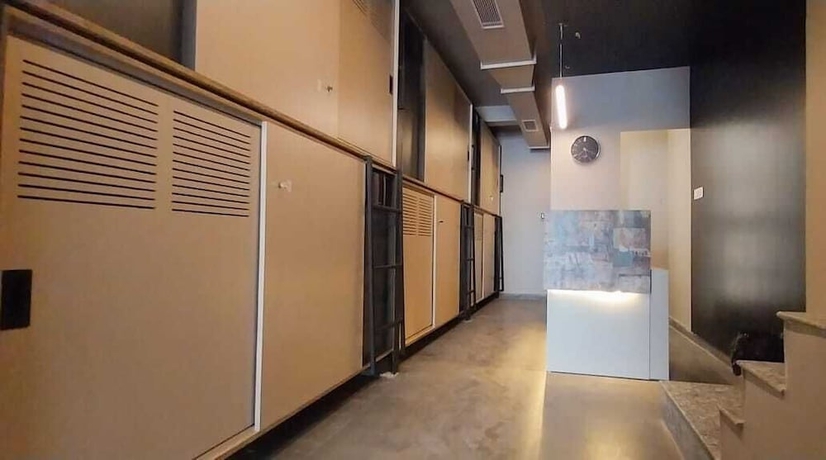 Imagen de la habitación del Hotel C2 PODS. Foto 8