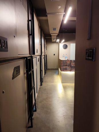 Imagen de la habitación del Hotel C2 PODS. Foto 12