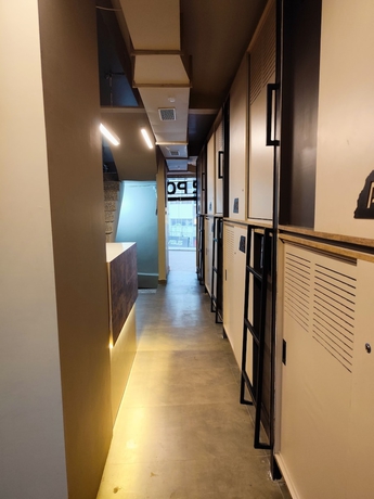 Imagen de la habitación del Hotel C2 PODS. Foto 13