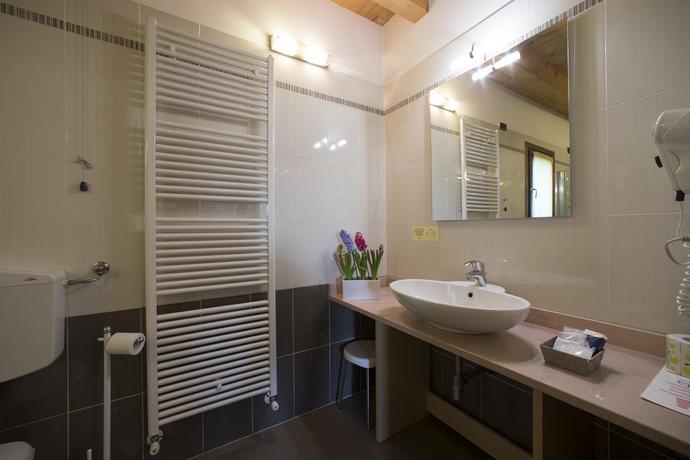 Imagen de la habitación del Hotel C25. Foto 8