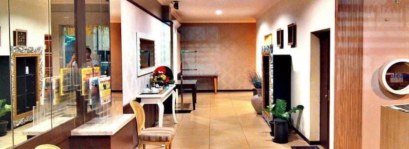 Imagen de los interiores del Hotel C3 Ungaran. Foto 19