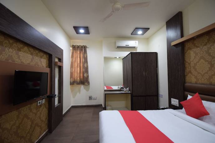 Imagen de la habitación del Hotel C9. Foto 13