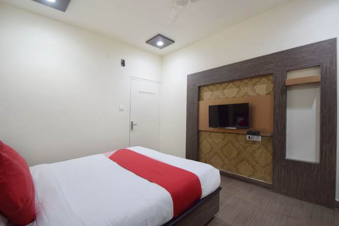 Imagen de la habitación del Hotel C9. Foto 15