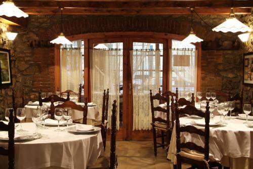 Imagen del bar/restaurante del Hotel CA L'EUDALD. Foto 3