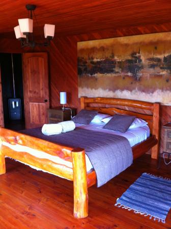 Imagen de la habitación del Hotel CABA&Ntilde;AS ANULEN PUERTO VARAS. Foto 2