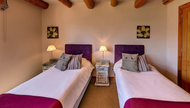 Imagen de la habitación del Hotel CABA&Ntilde;AS PUERTO PIREO. Foto 3