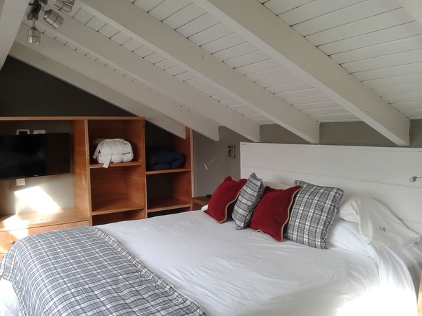 Imagen de la habitación del Hotel CABA&Ntilde;AS PUERTO PIREO. Foto 5