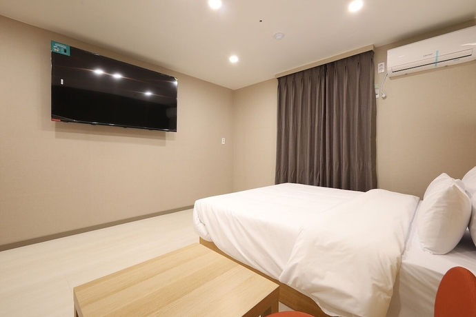 Imagen de la habitación del Hotel CALM REST HOTEL GIMHAE. Foto 17