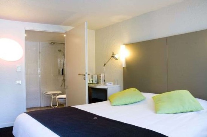 Imagen de la habitación del Hotel CAMPANILE BORDEAUX NORD - Le Lac. Foto 15