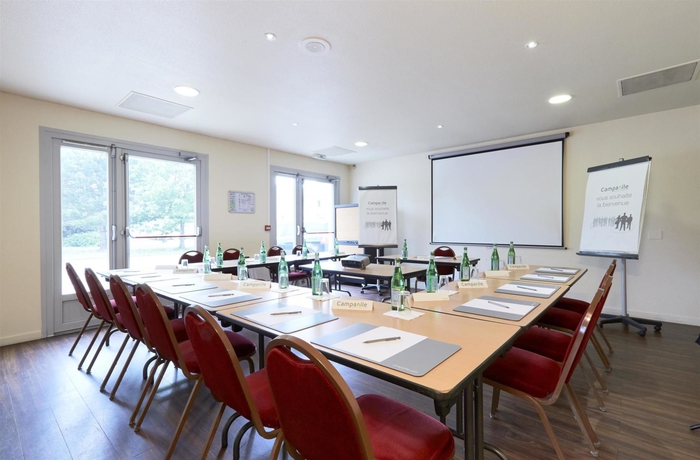 Imagen de los interiores del Hotel CAMPANILE CHALON SUR SAONE. Foto 14