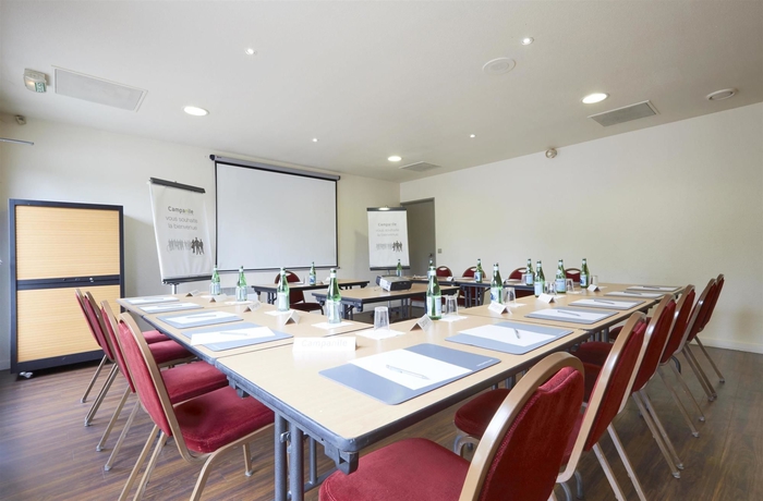 Imagen de los interiores del Hotel CAMPANILE CHALON SUR SAONE. Foto 15