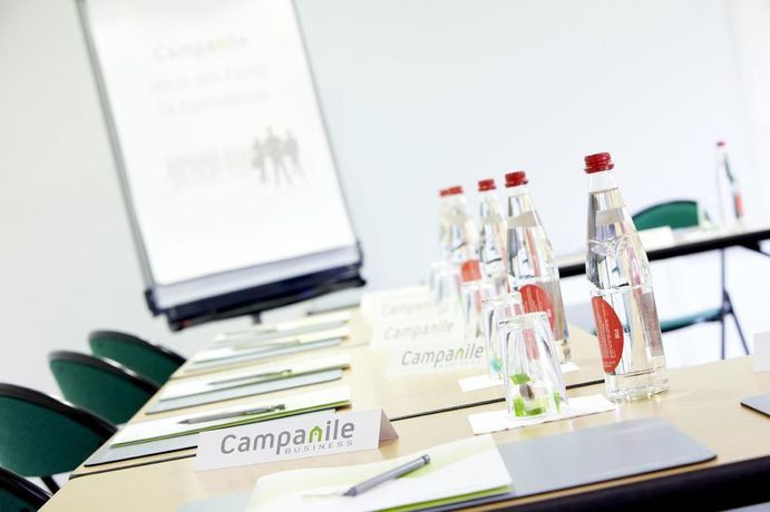 Imagen de los interiores del Hotel CAMPANILE CHERBOURG - LA GLACERIE. Foto 16