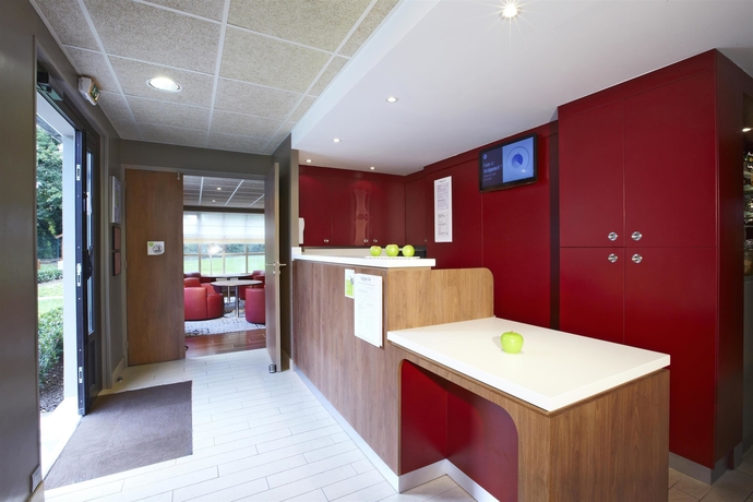 Imagen de los interiores del Hotel CAMPANILE ORLEANS SUD - LA SOURCE. Foto 19