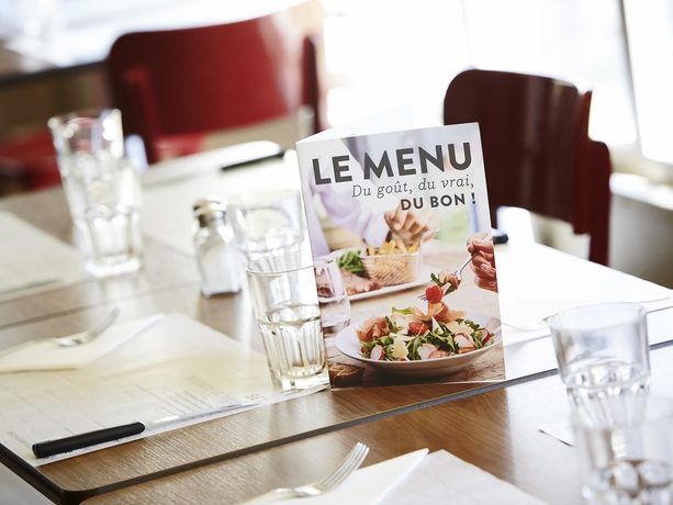 Imagen del bar/restaurante del Hotel CAMPANILE ORLEANS SUD - LA SOURCE. Foto 5