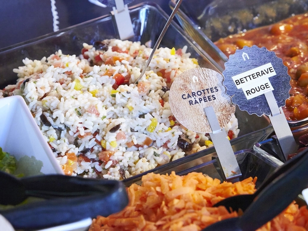 Imagen del bar/restaurante del Hotel CAMPANILE ORLEANS SUD - LA SOURCE. Foto 6